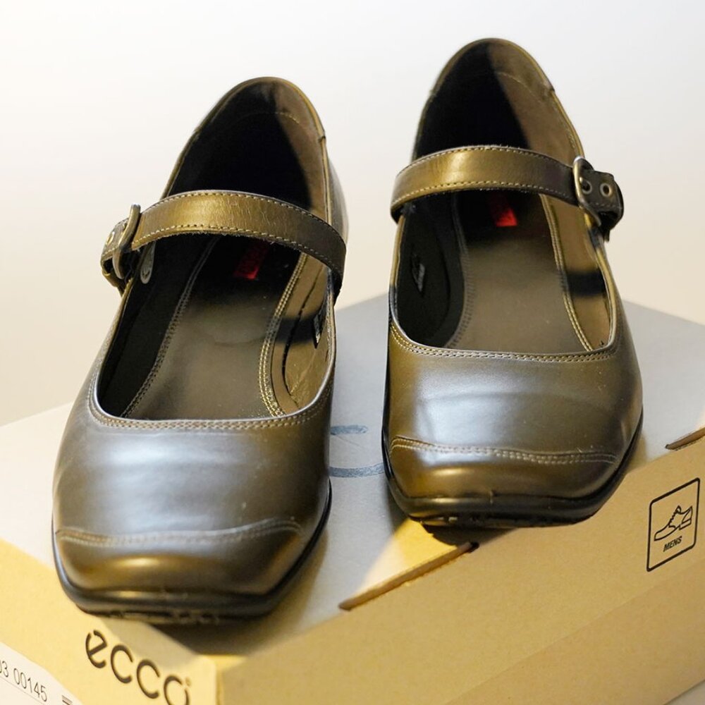 NWT Ecco pumps size 41 (USA 10-10.5) color ascot